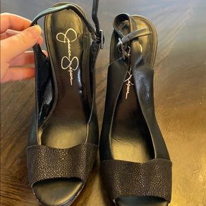 Jessica Simpson Snake skin pumps